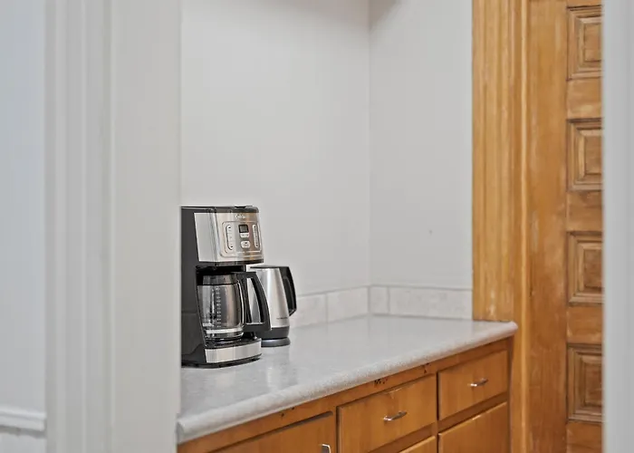 Oakland, !b Stylish And Quiet Private Bedroom With Shared Bathroom *