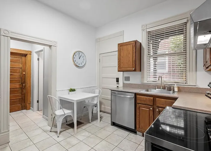 Oakland, !b Stylish And Quiet Private Bedroom With Shared Bathroom Pittsburgh